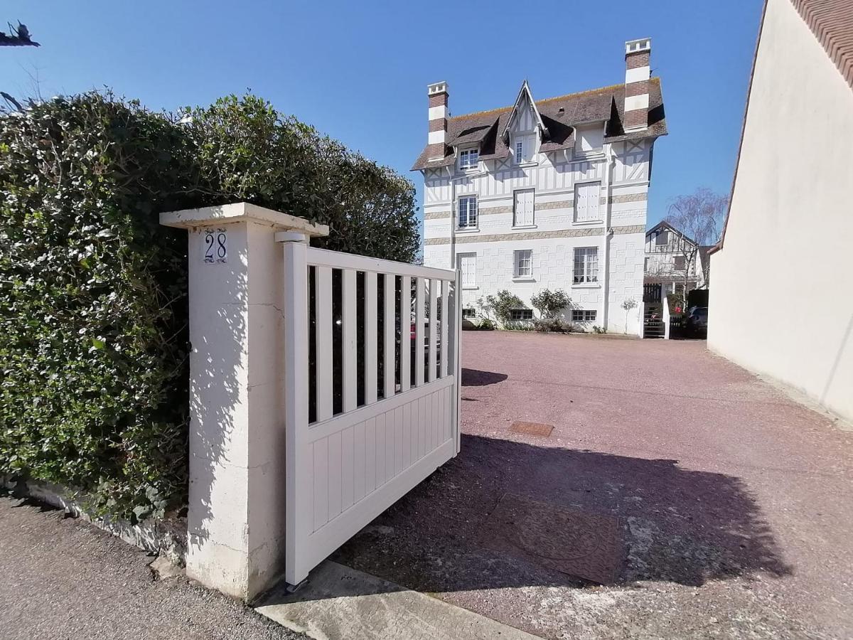A La "Georgette" Et Son Jardin Avec Parking Daire Villers-sur-Mer Dış mekan fotoğraf